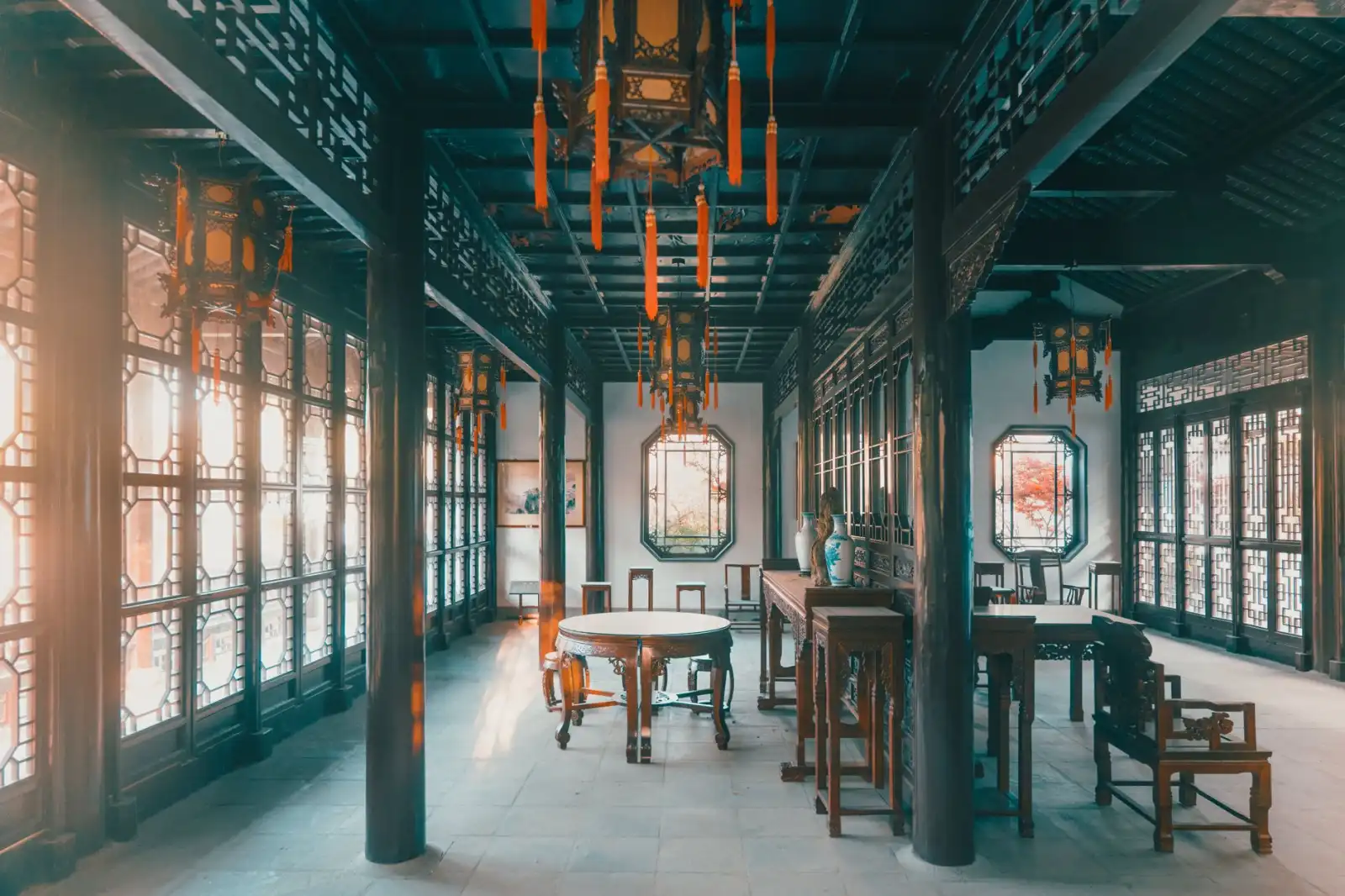 工业厂房耐磨地坪与环氧地坪的性能对比及选型分析